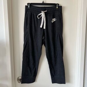 NIKE grey capri sweats